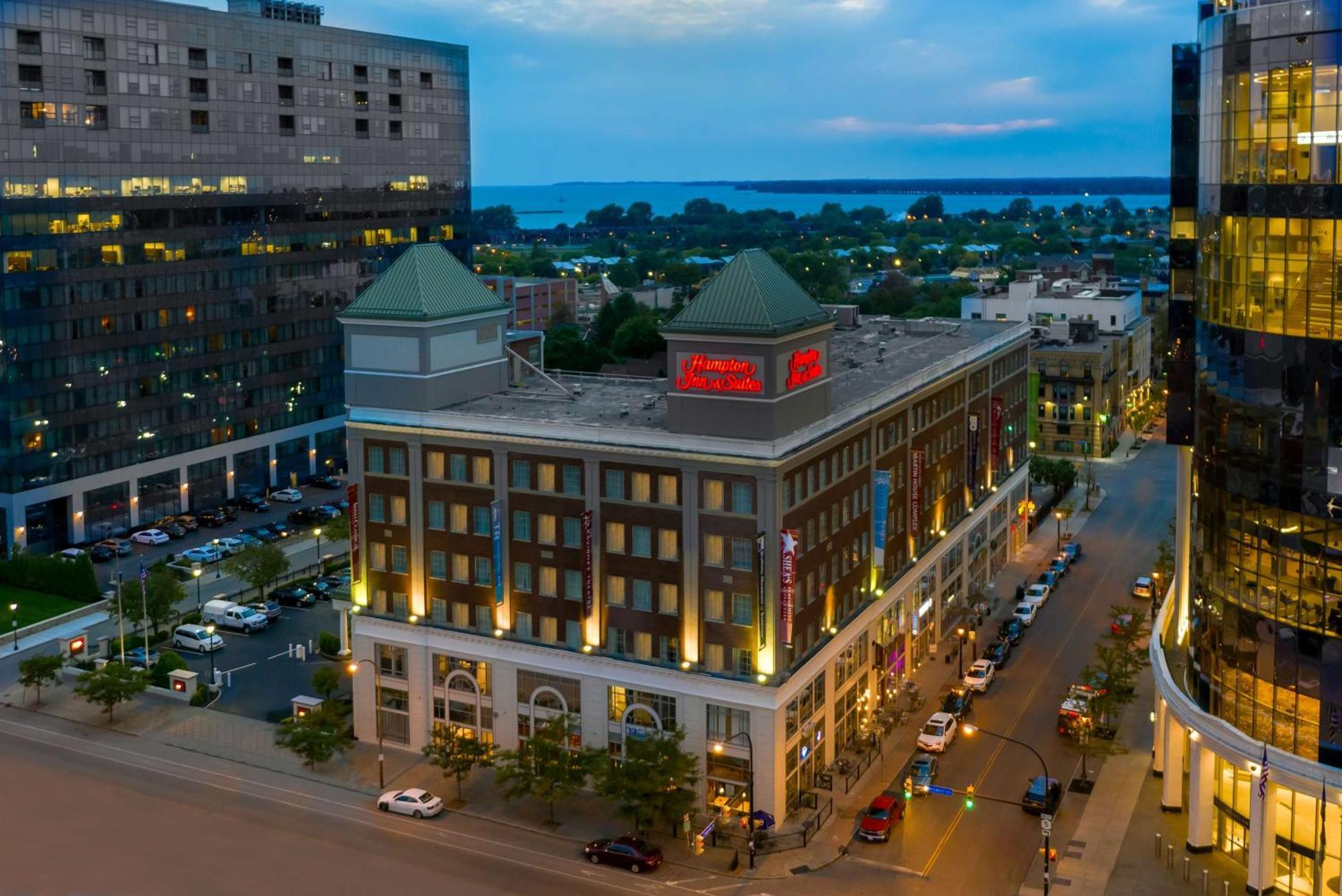 Hampton Inn & Suites Buffalo/Downtown Exterior foto